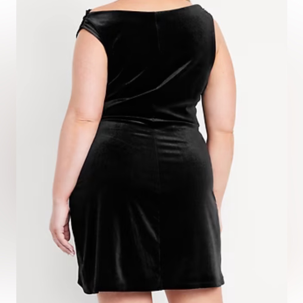 Old Navy Off-the-Shoulder Ruched Velvet Mini Dress Black Size XL NWT party - Picture 3 of 9